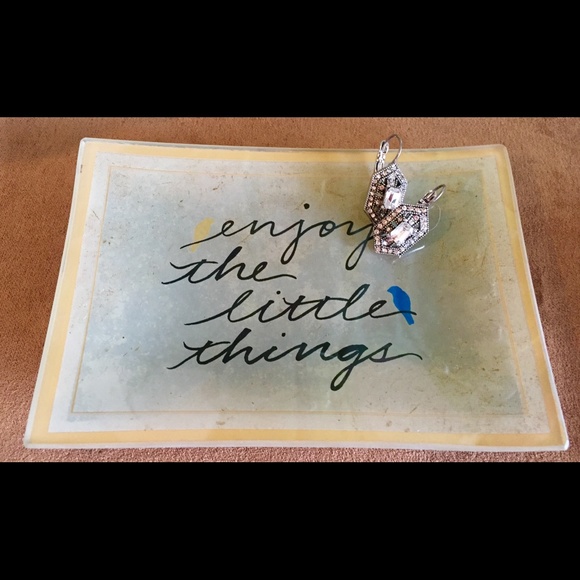 🆕 CHLOE + ISABEL Art Deco Drop Earrings - Picture 4 of 4